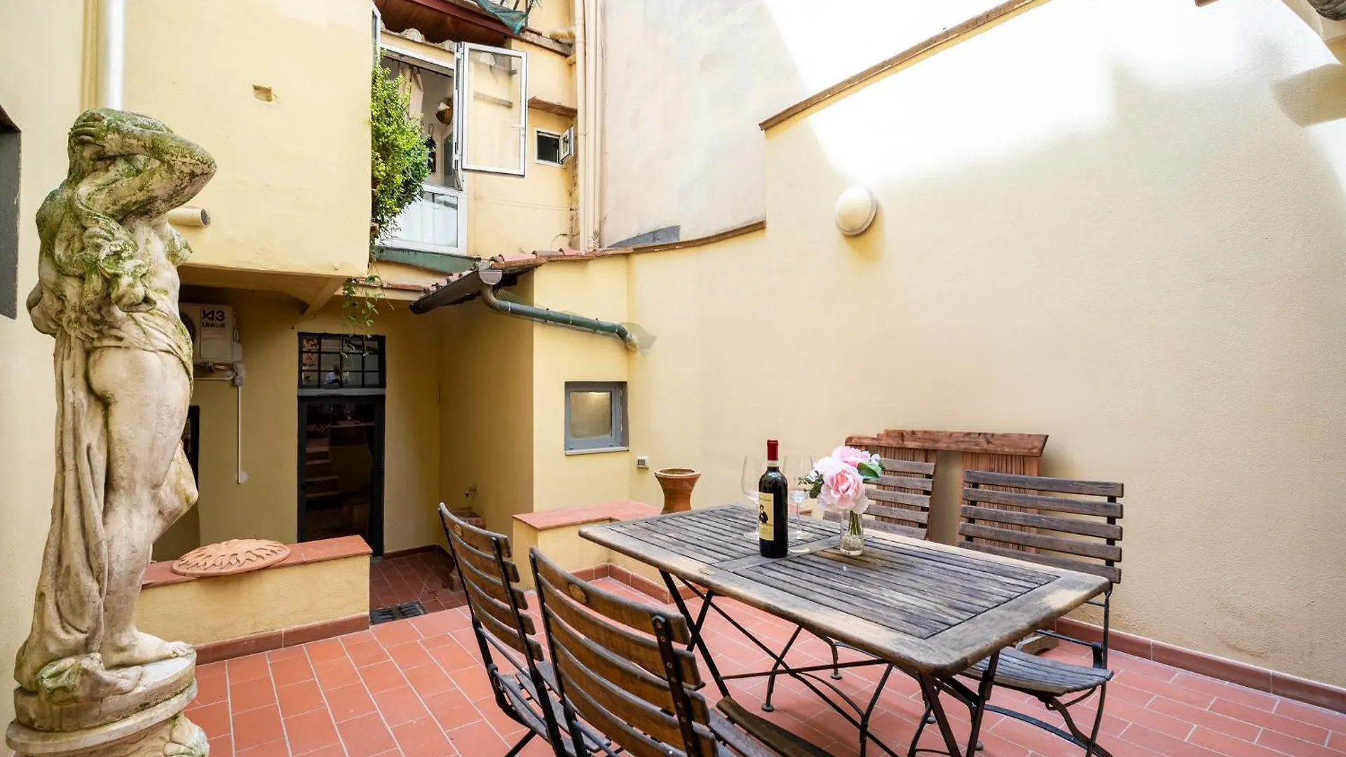 Central Station Apartment With Garden Флоренция